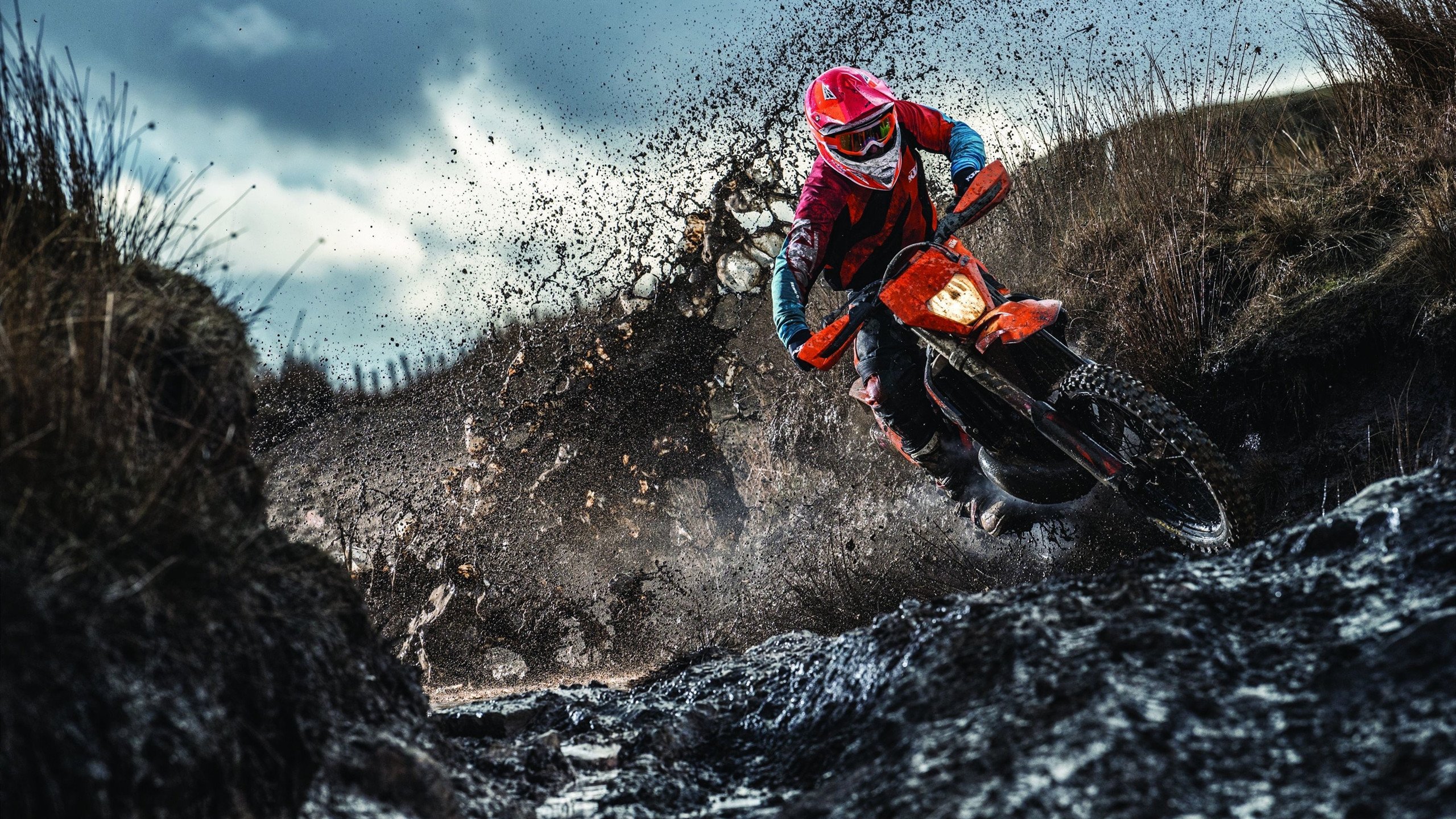 皮克连续得分拉开差距，曼城关键战突围委瑞内拉，战术与意志的双重胜利